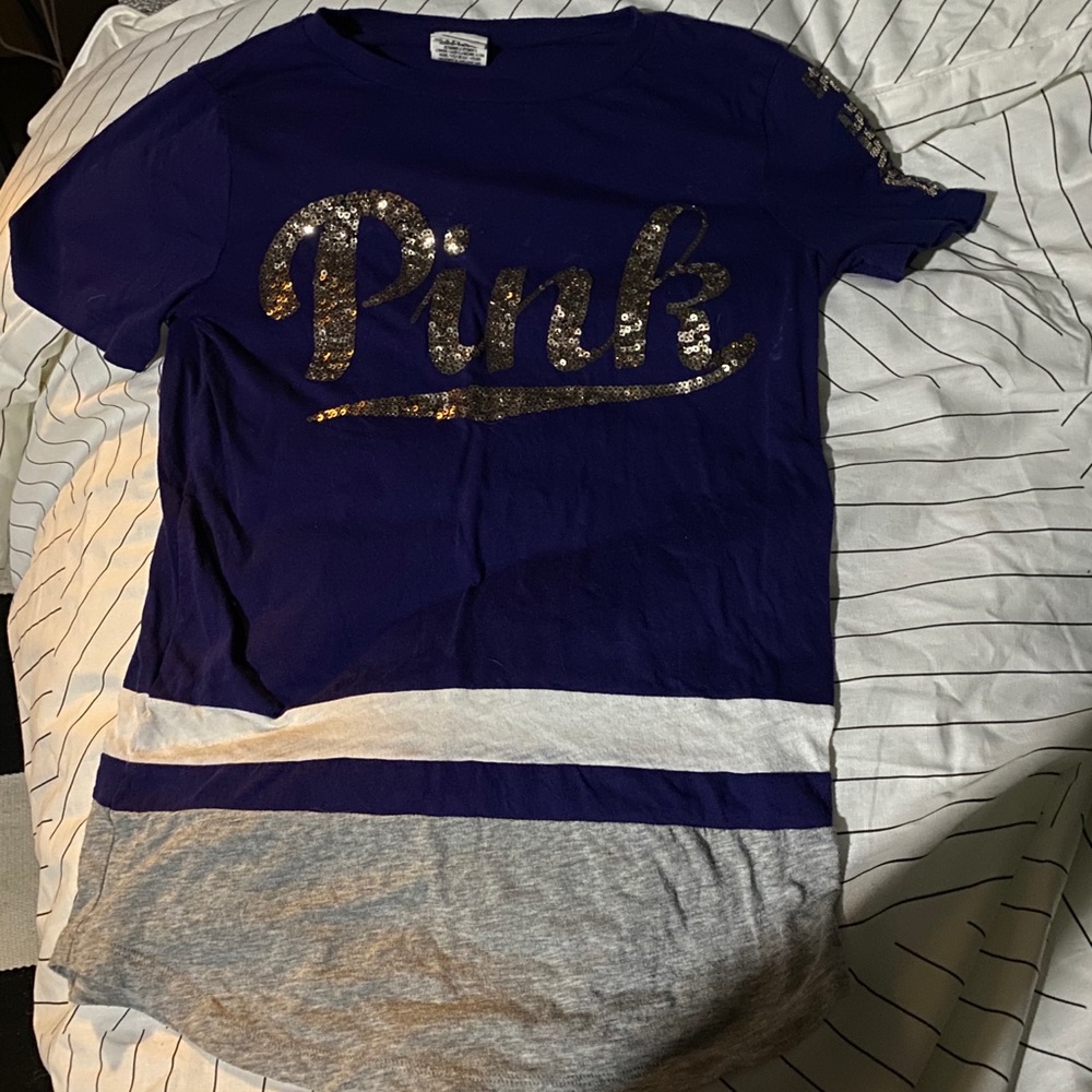 Vs pink tee